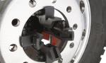 La máquina desmontadora de ruedas R26FLT de Ranger es ideal para cambiar neumáticos de 9" a 26" de tamaño.