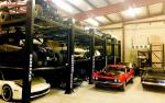Elevador para almacenamiento de automóviles instalado en el garaje Dave Kindig